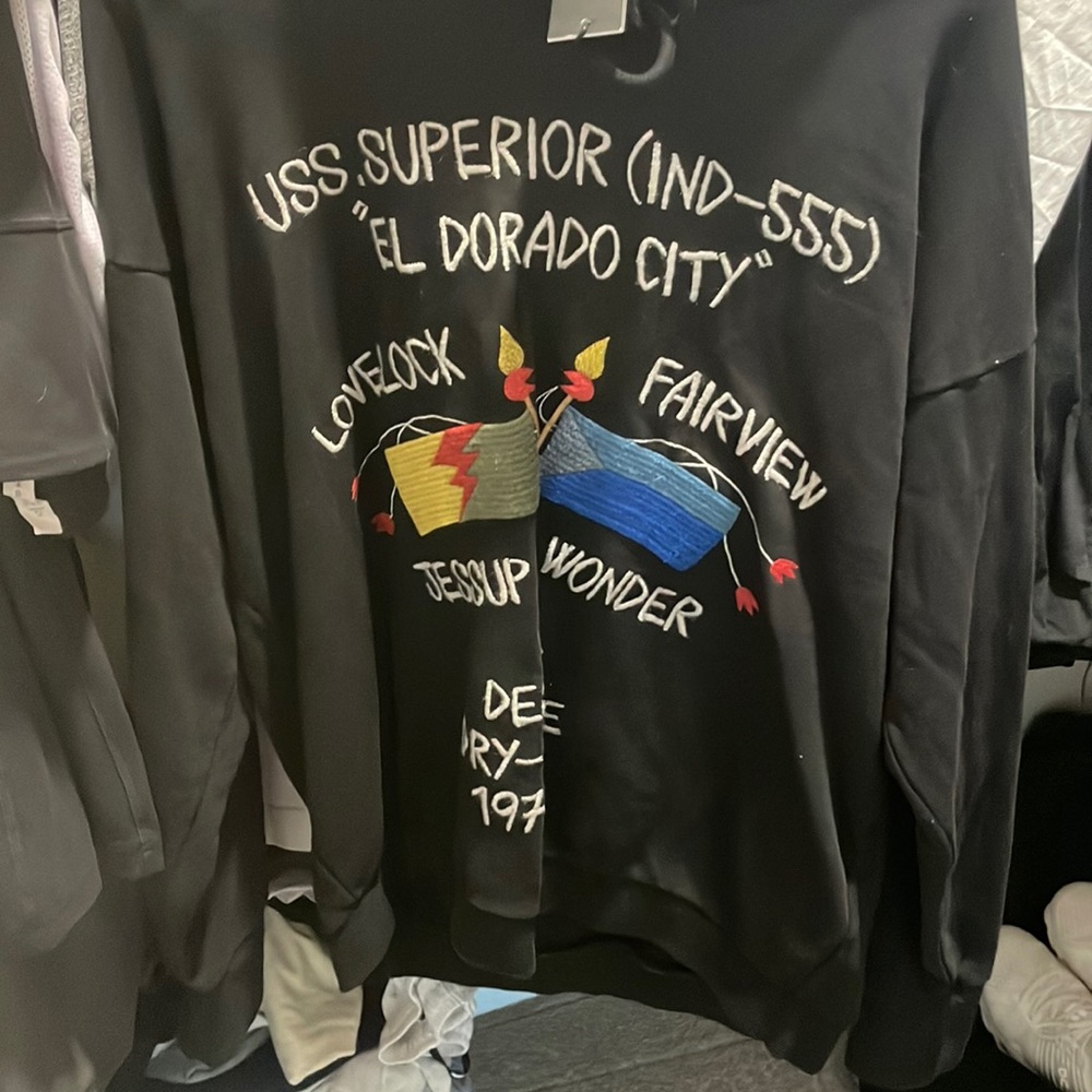 Men’s Diesel Sweatshirt. Never worn. Excellent condition. Just don’t wear.